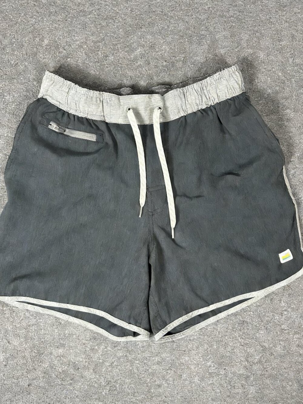 Vuori V CYCLED Black/Grey Men's Medium Performance 4-Way Stretch Shorts